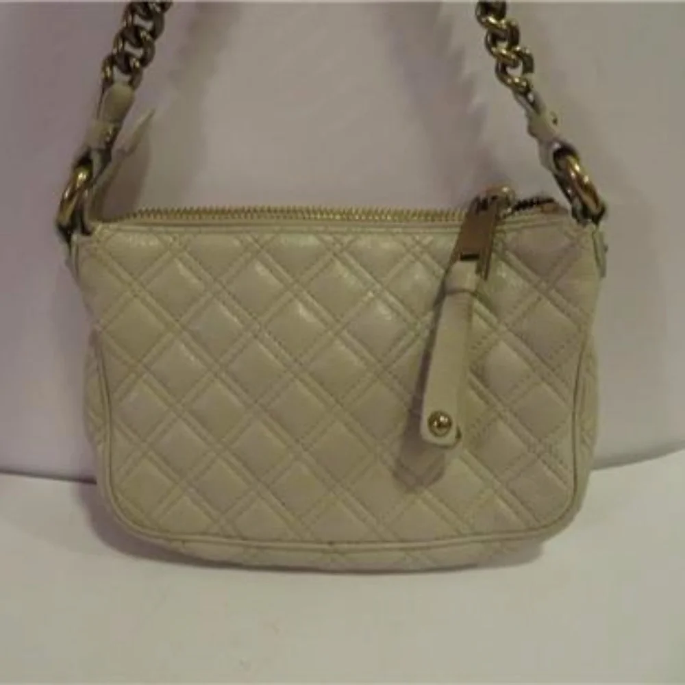 Marc Jacobs Quilted Cream Shoulder Bag with Gold Accents - Picture 4 of 8